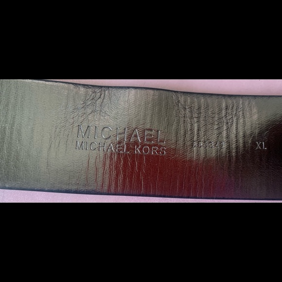 Michael Kors Signature Belt - Picture 3 of 3